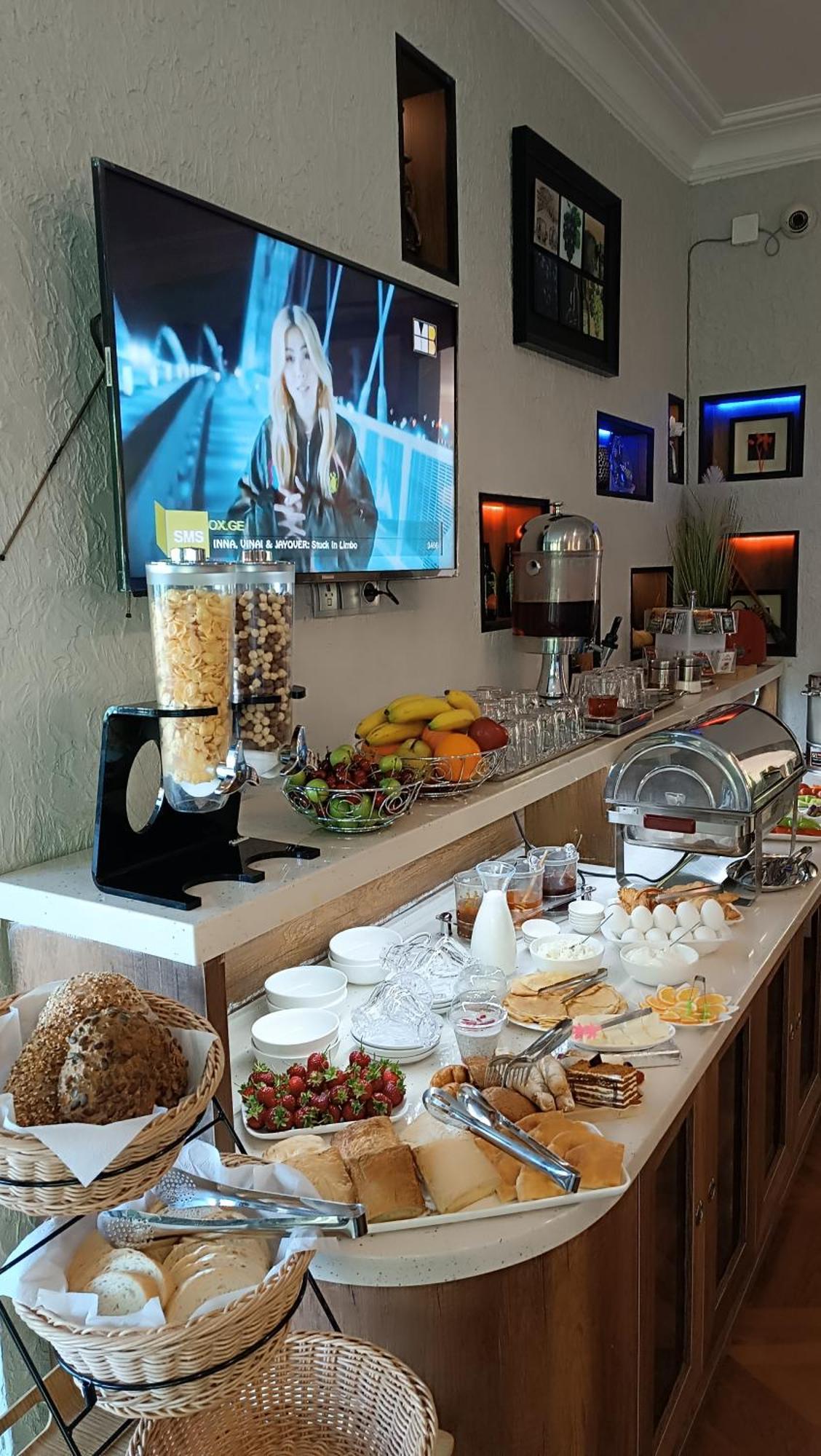 Hotel Livin Тбилиси Экстерьер фото