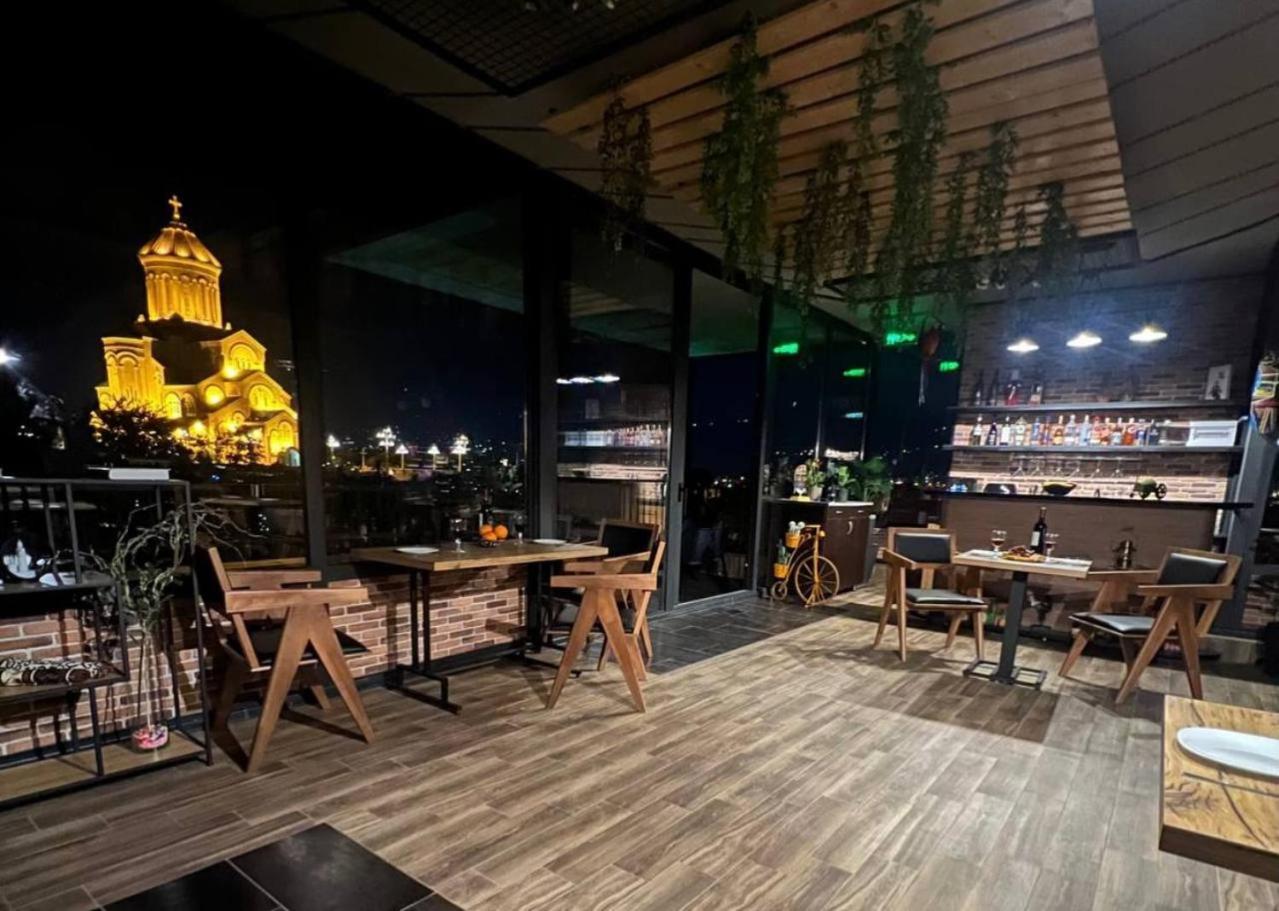 Hotel Livin Тбилиси Экстерьер фото