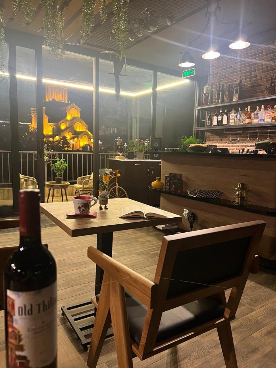 Hotel Livin Тбилиси Экстерьер фото