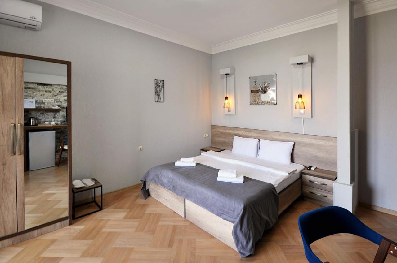 Hotel Livin Тбилиси Экстерьер фото